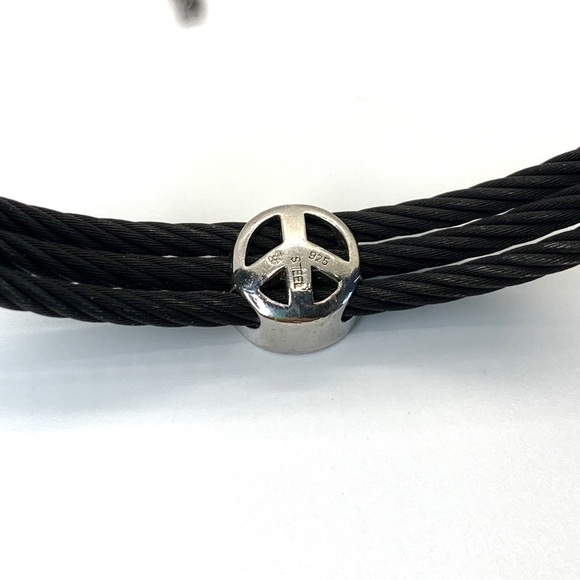 💕HP💕Diamond peace sign bracelet - Picture 8 of 8